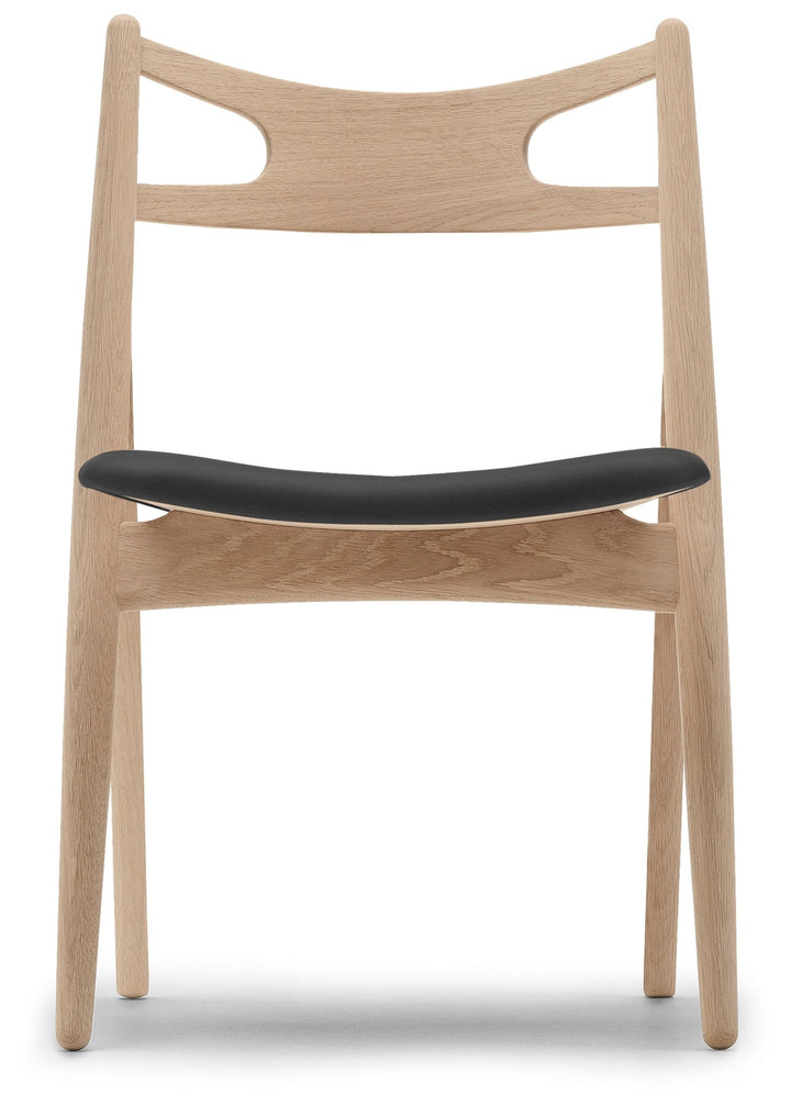 CH29P Sawbuck Chair - Carl Hansen & Son - Chairs - White Oiled Oak/Thor 301 Leather - HORNE