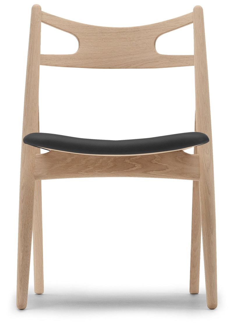 CH29P Sawbuck Chair - Carl Hansen & Son - Chairs - Soaped Oak/Thor 301 Leather - HORNE