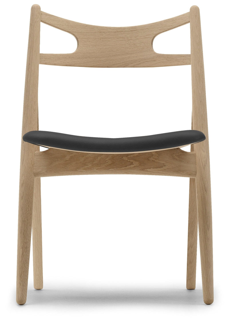 CH29P Sawbuck Chair - Carl Hansen & Son - Chairs - Soaped Oak/Thor 301 Leather - HORNE