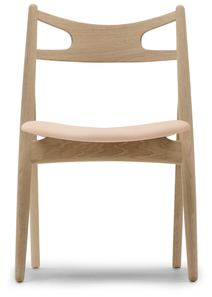 CH29P Sawbuck Chair - Carl Hansen & Son - Chairs - Soaped Oak/Sif 90 Leather - HORNE