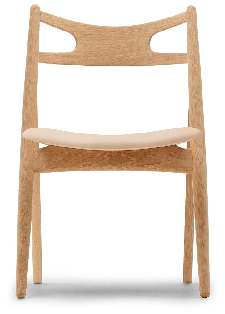 CH29P Sawbuck Chair - Carl Hansen & Son - Chairs - Oiled Oak/Sif 90 Leather - HORNE
