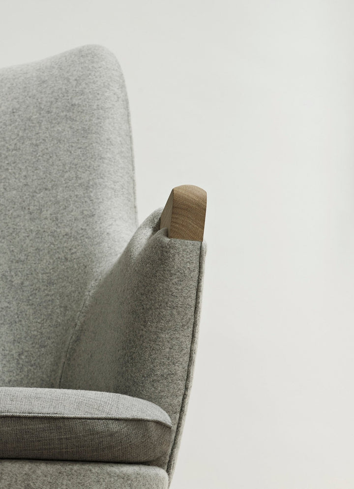 CH71 Lounge Chair - Carl Hansen & Son - Chairs - White Oiled Oak/Hallingdal 130 Cushion - HORNE