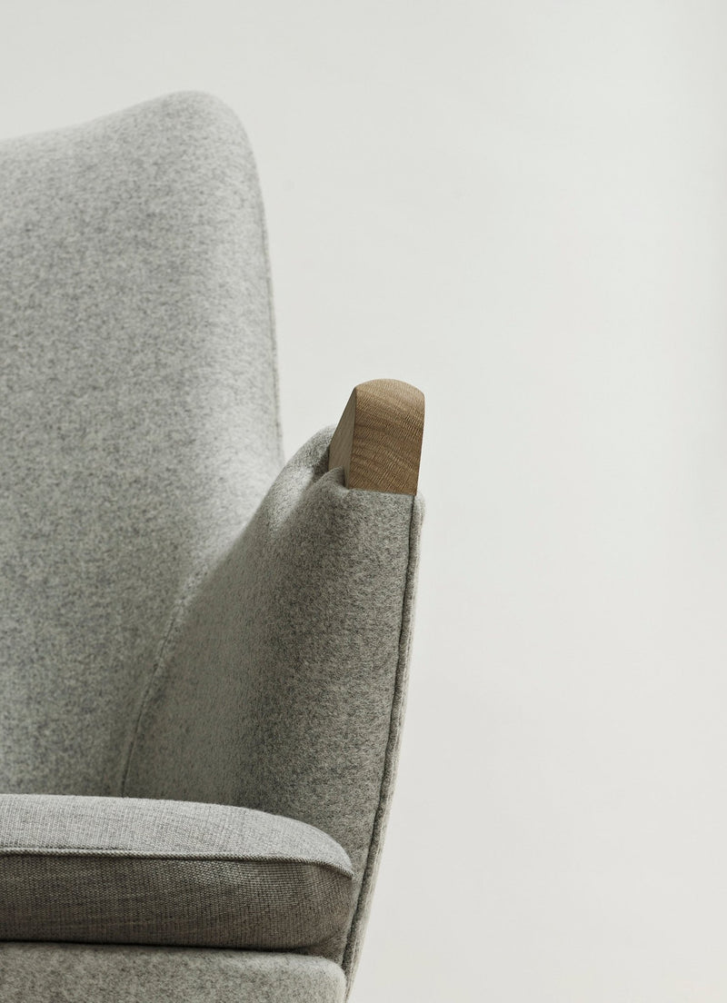 CH71 Lounge Chair - Carl Hansen & Son - Chairs - White Oiled Oak/Hallingdal 130 Cushion - HORNE