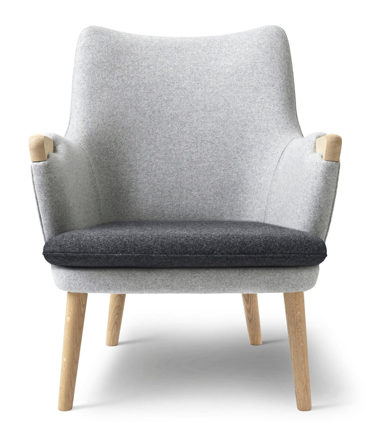 CH71 Lounge Chair - Carl Hansen & Son - Chairs - Soaped Oak/Divina Melange 180 Cushion - HORNE