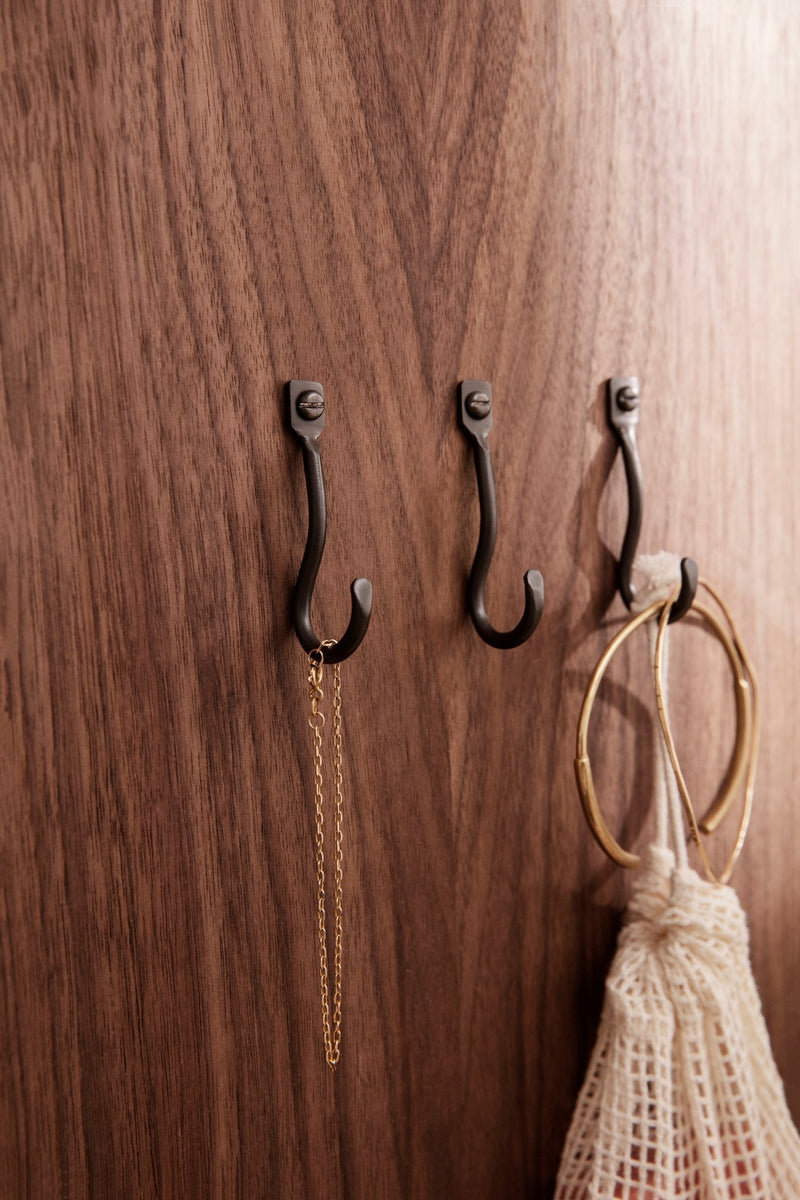 Curvature Hooks - Set of 3 - Ferm Living - Hangers & Hooks - Brass - HORNE