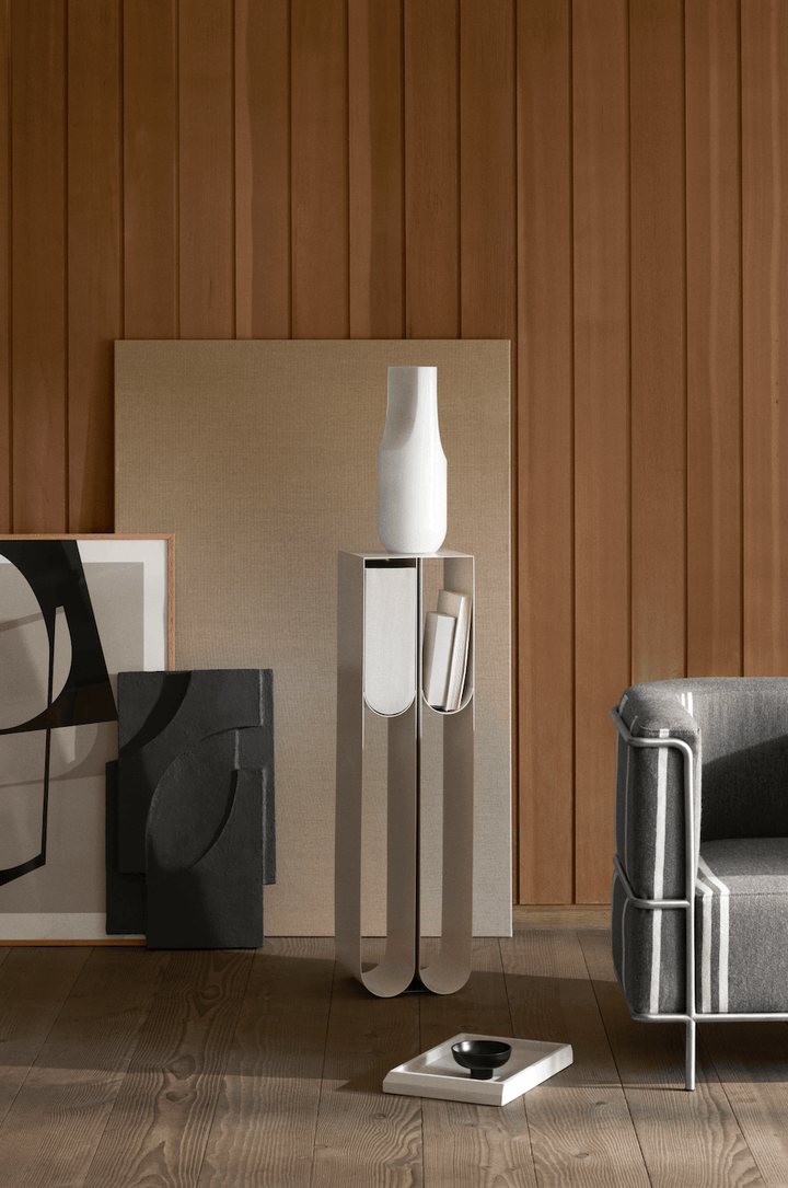 Curved Pedestal - Kristina Dam - Shelving - Black - HORNE