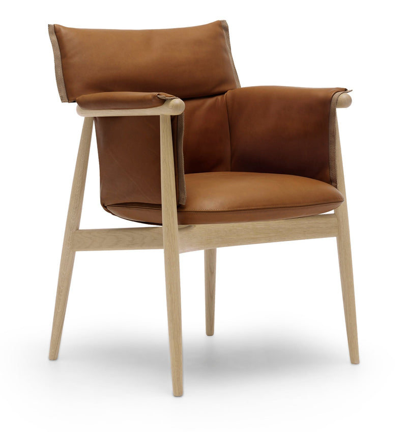 E005 Embrace Armchair - Carl Hansen & Son - Chairs - Oiled Oak/Sif 95 Leather - HORNE