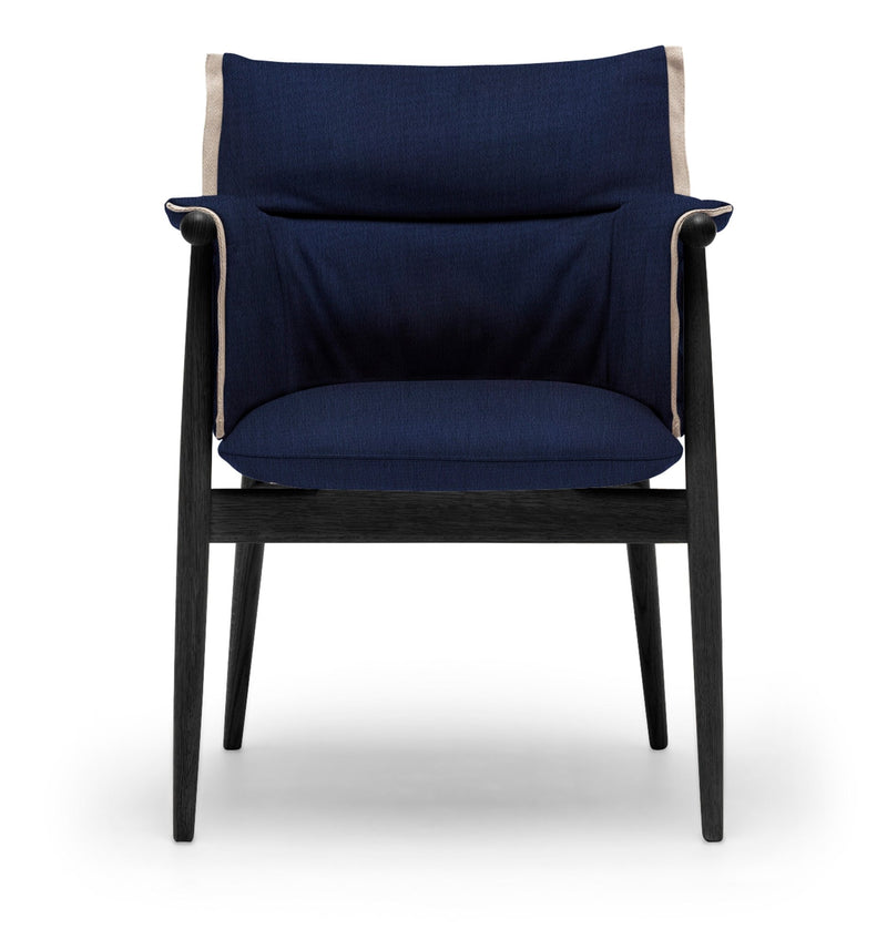 E005 Embrace Armchair - Carl Hansen & Son - Chairs - Oiled Oak/Sif 95 Leather - HORNE