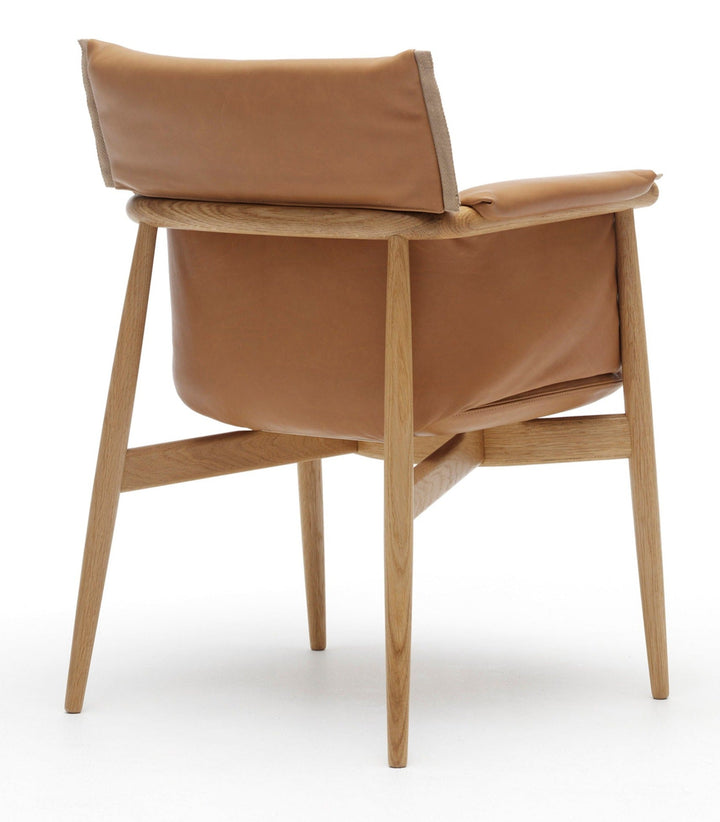 E005 Embrace Armchair - Carl Hansen & Son - Chairs - Oiled Oak/Sif 95 Leather - HORNE