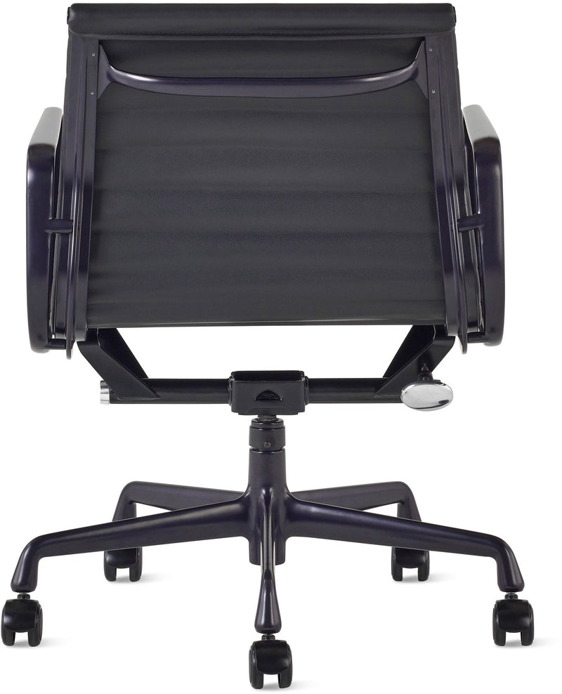 Eames® Aluminum Group Management Chair - Herman Miller® - Chairs - Glides with Manual Seat - Height Adjustment - Polished Aluminum - Prone Obsidian - HORNE