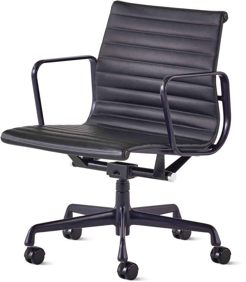 Eames® Aluminum Group Management Chair - Herman Miller® - Chairs - Glides with Manual Seat - Height Adjustment - Polished Aluminum - Prone Obsidian - HORNE