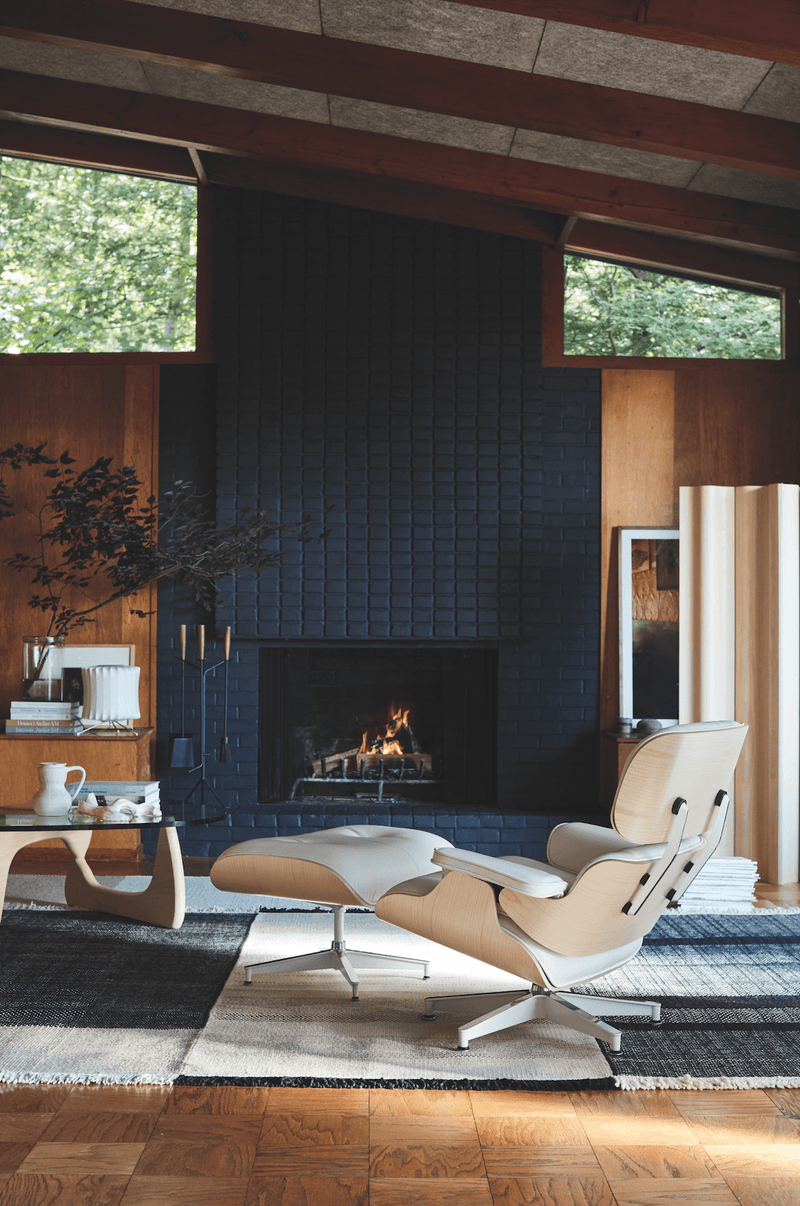 Eames® Lounge Chair and Ottoman - Leather - Herman Miller® - Chairs - Classic - Oiled Walnut - Prone Obsidian - HORNE