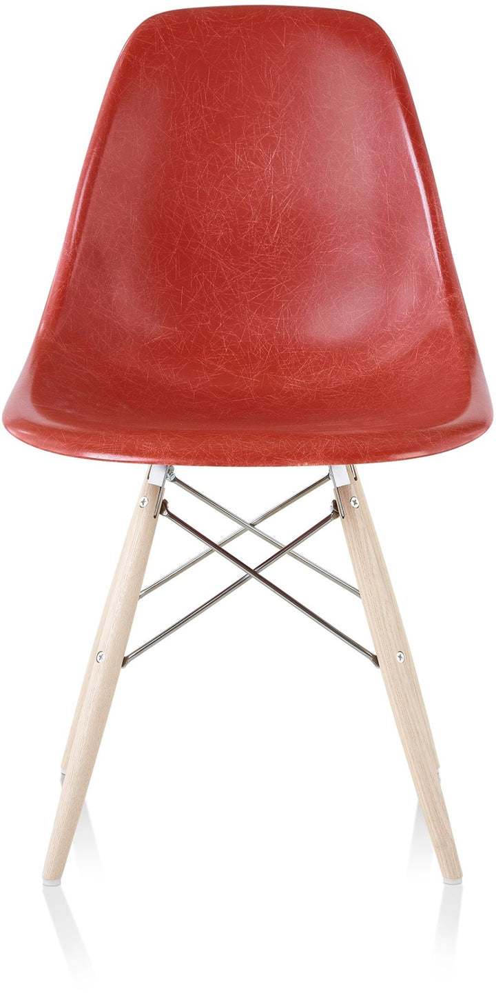 Eames® Molded Fiberglass Side Chair – Dowel Base - Herman Miller® - Chairs - White - Natural Maple - Parchment - HORNE