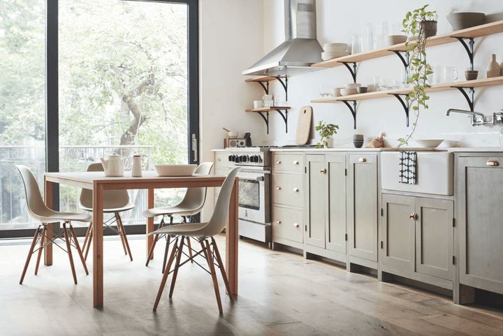 Eames® Molded Fiberglass Side Chair – Dowel Base - Herman Miller® - Chairs - White - Natural Maple - Parchment - HORNE