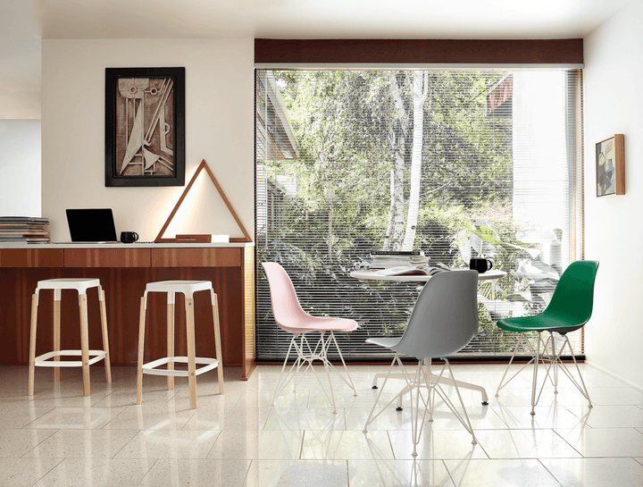 Eames® Molded Fiberglass Side Chair – Wire Base - Herman Miller® - Chairs - White - Parchment - Standard Glide - HORNE