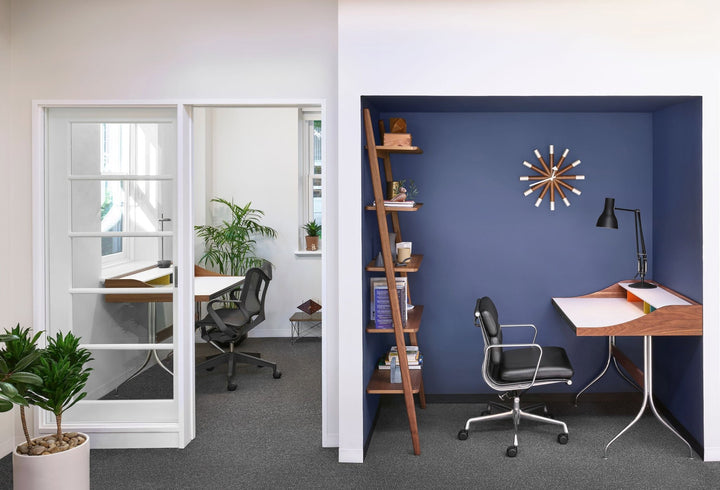 Eames® Soft Pad Management Chair - Herman Miller® - Chairs - Glides with Manual Seat - Height Adjustment - Polished Aluminum - Prone Obsidian - HORNE