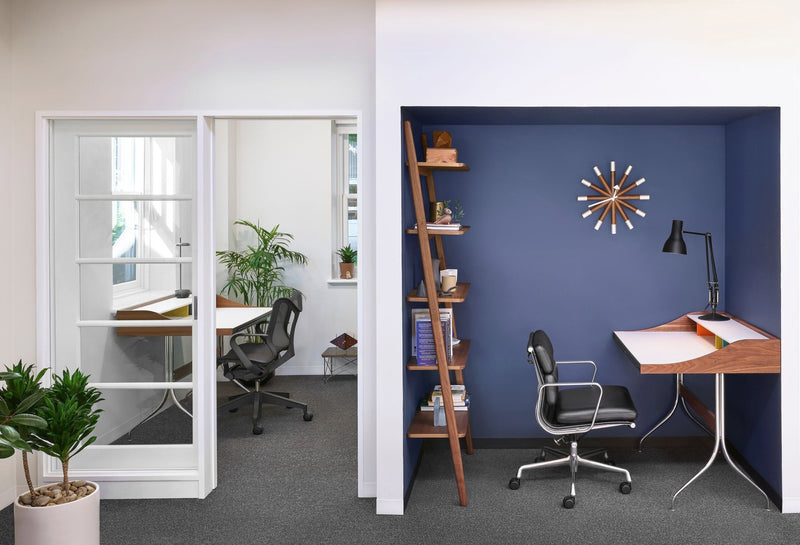 Eames® Soft Pad Management Chair - Herman Miller® - Chairs - Glides with Manual Seat - Height Adjustment - Polished Aluminum - Prone Obsidian - HORNE