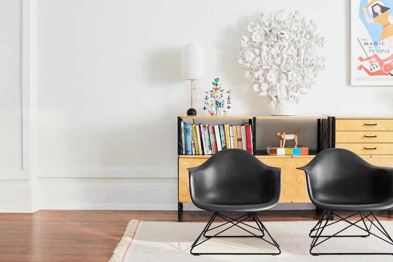 Eames® Wire Base Low Armchair – Plastic - Herman Miller® - Chairs - White - Black - HORNE