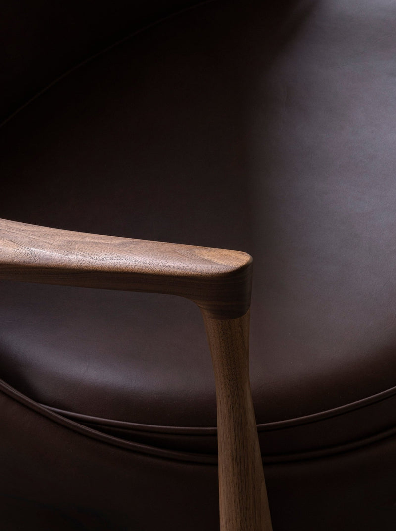 Elizabeth Lounge Chair - Audo Copenhagen Chairs - Natural Oak - Dunes Leather - Cognac - HORNE