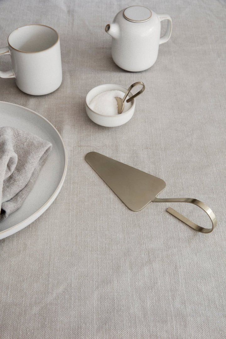 Fein Cake Server - Ferm Living - Kitchen Tools - HORNE