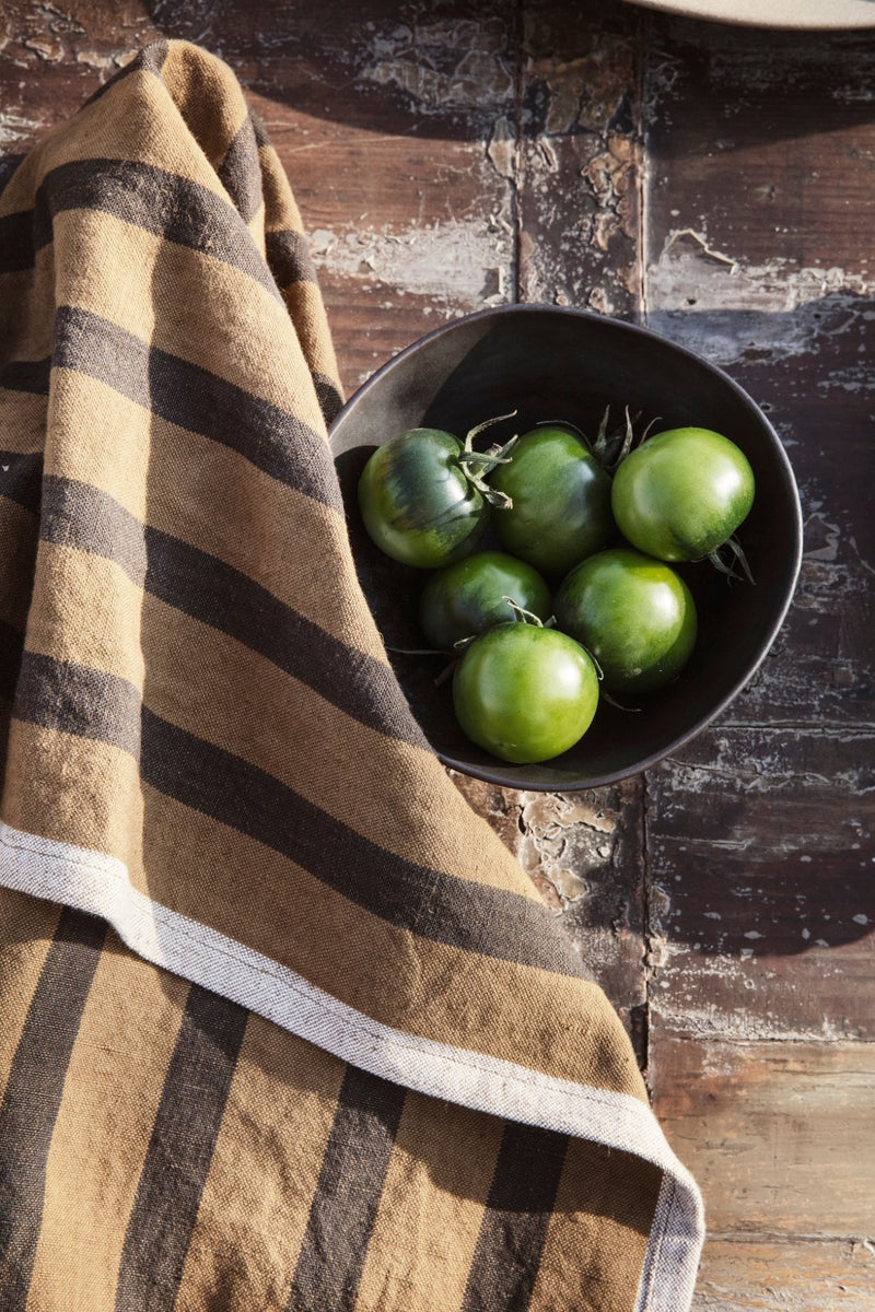 Flow Bowl - Small - Ferm Living - Serveware - Black - HORNE