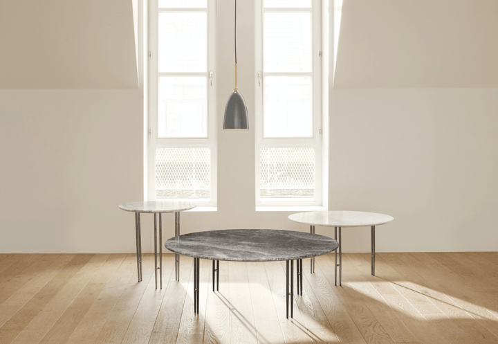IOI Coffee Table - 19.7"Dia - Gubi - Table + Task - Black Matte - White Carrara Marble - HORNE