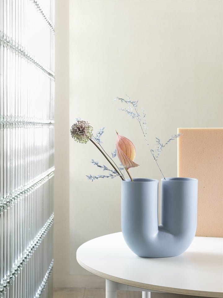 Kink Vase - Muuto - Vases - Light Blue - HORNE