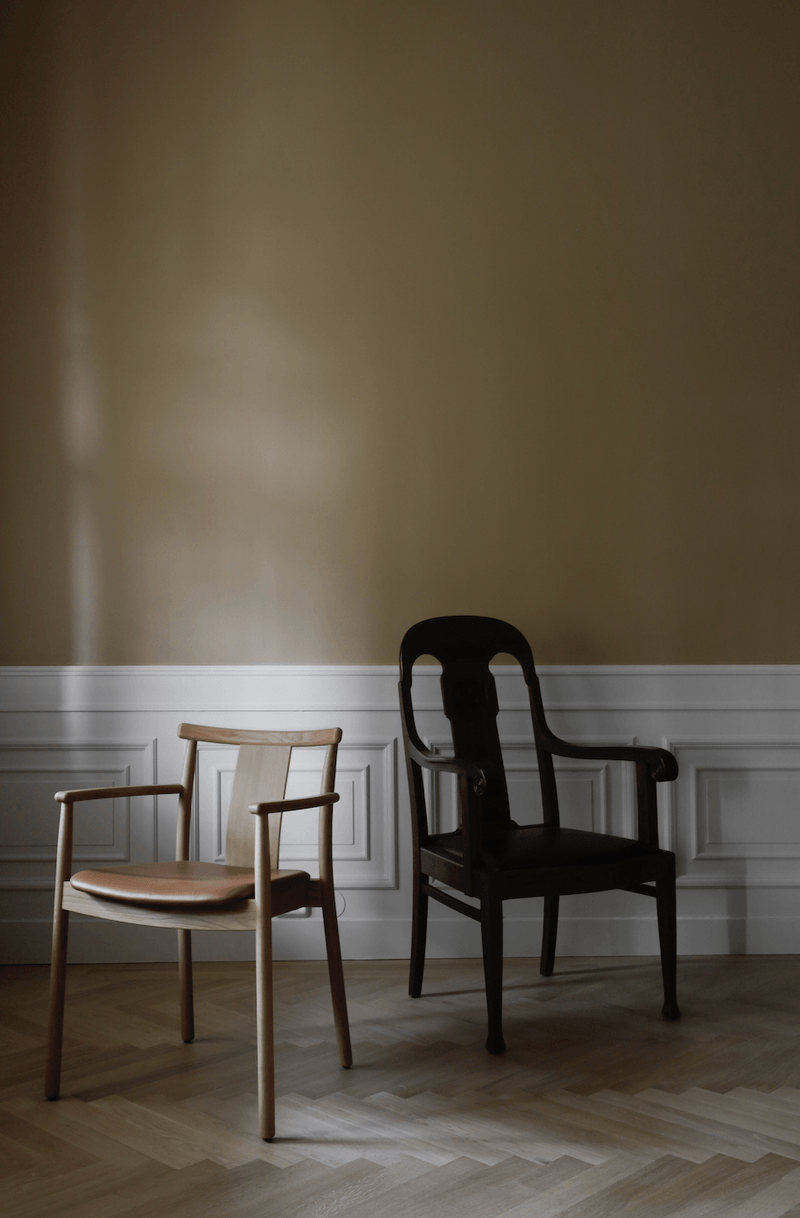 Merkur Dining Chair w/ Armrest - Audo Copenhagen - Chairs - Natural Oak - No Upholstery - HORNE