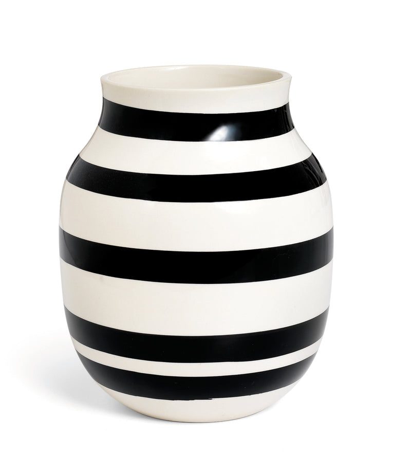 Omaggio Vase - Black - Kähler - Vases - 7.5