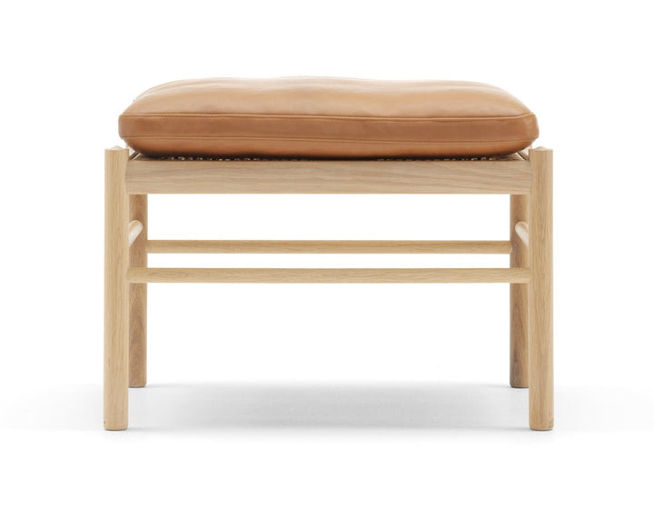 OW149F Colonial Foot Stool - Carl Hansen & Son - Stools + Benches + Ottomans - Soaped Oak/Sif 95 - HORNE