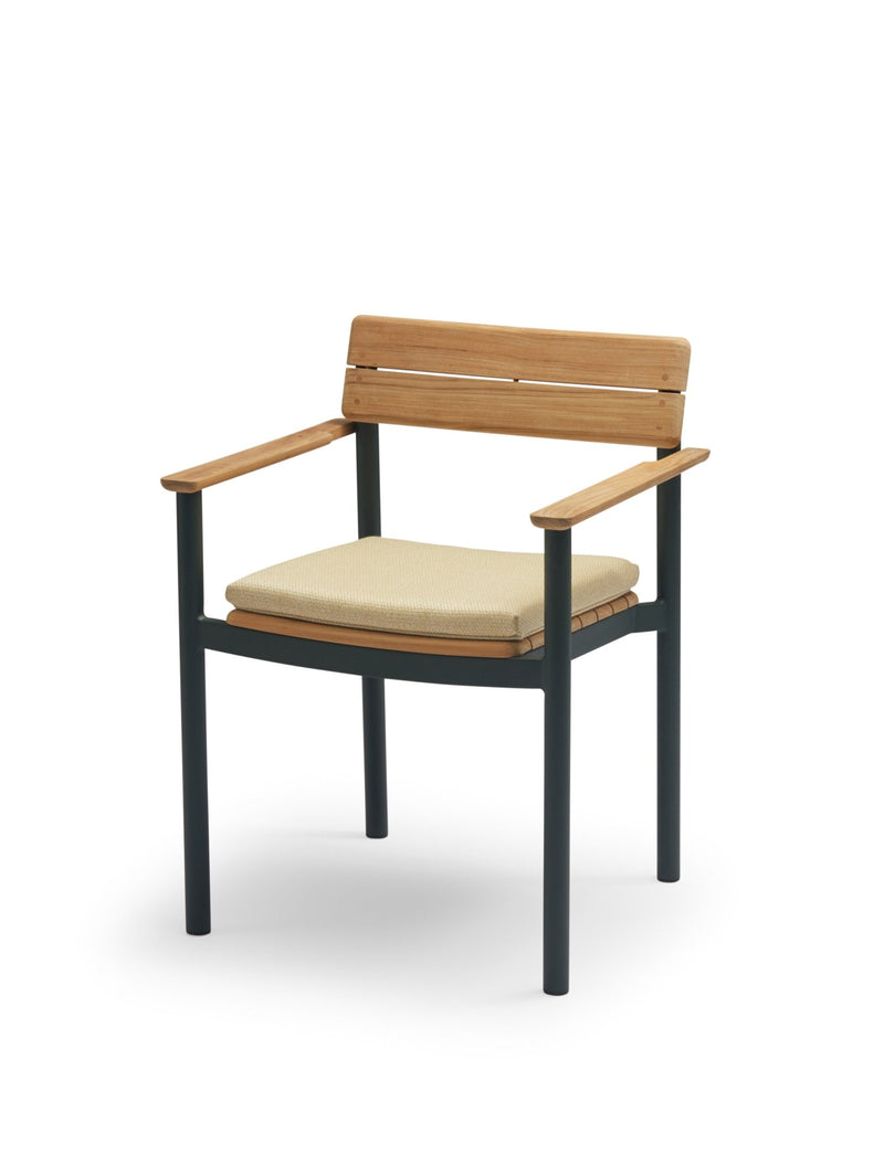 Pelagus Armchair - Skagerak by Fritz Hansen - Chairs - Light Ivory - Add Cushion - HORNE