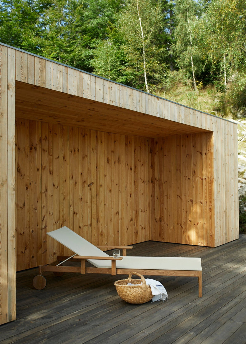 Pelagus Sunbed - Skagerak by Fritz Hansen - Outdoor Furniture - Add Right Armrest - Add Cushion - HORNE