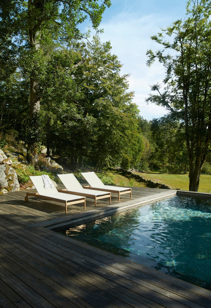 Pelagus Sunbed - Skagerak by Fritz Hansen - Outdoor Furniture - Add Right Armrest - Add Cushion - HORNE