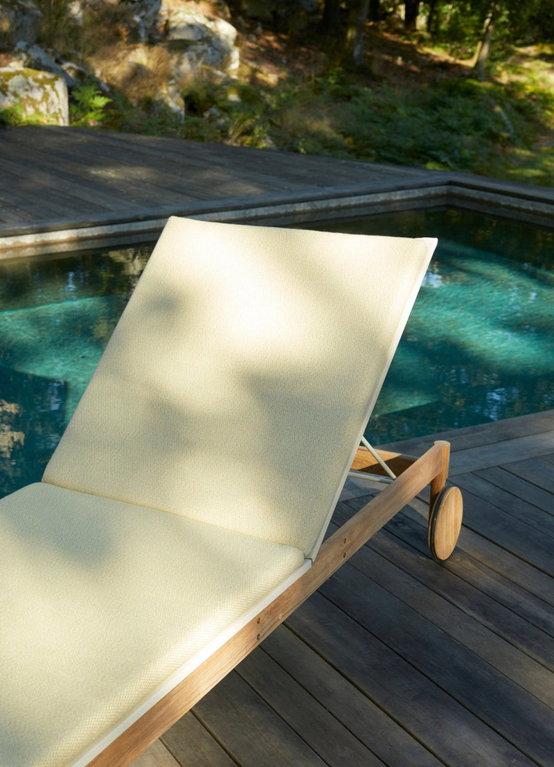 Pelagus Sunbed - Skagerak by Fritz Hansen - Outdoor Furniture - Add Right Armrest - Add Cushion - HORNE