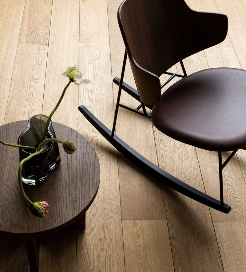 Penguin Rocking Chair - Audo Copenhagen - Chairs - Walnut - Dakar 0842 - HORNE