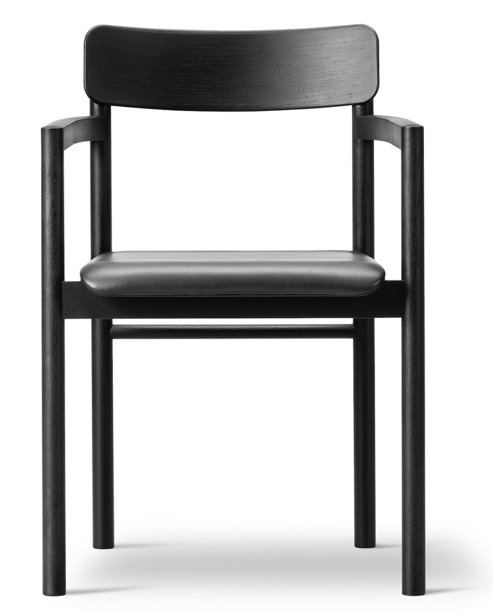 Post Chair - Upholstered Black Lacquered Oak - Fredericia - Chairs - HORNE