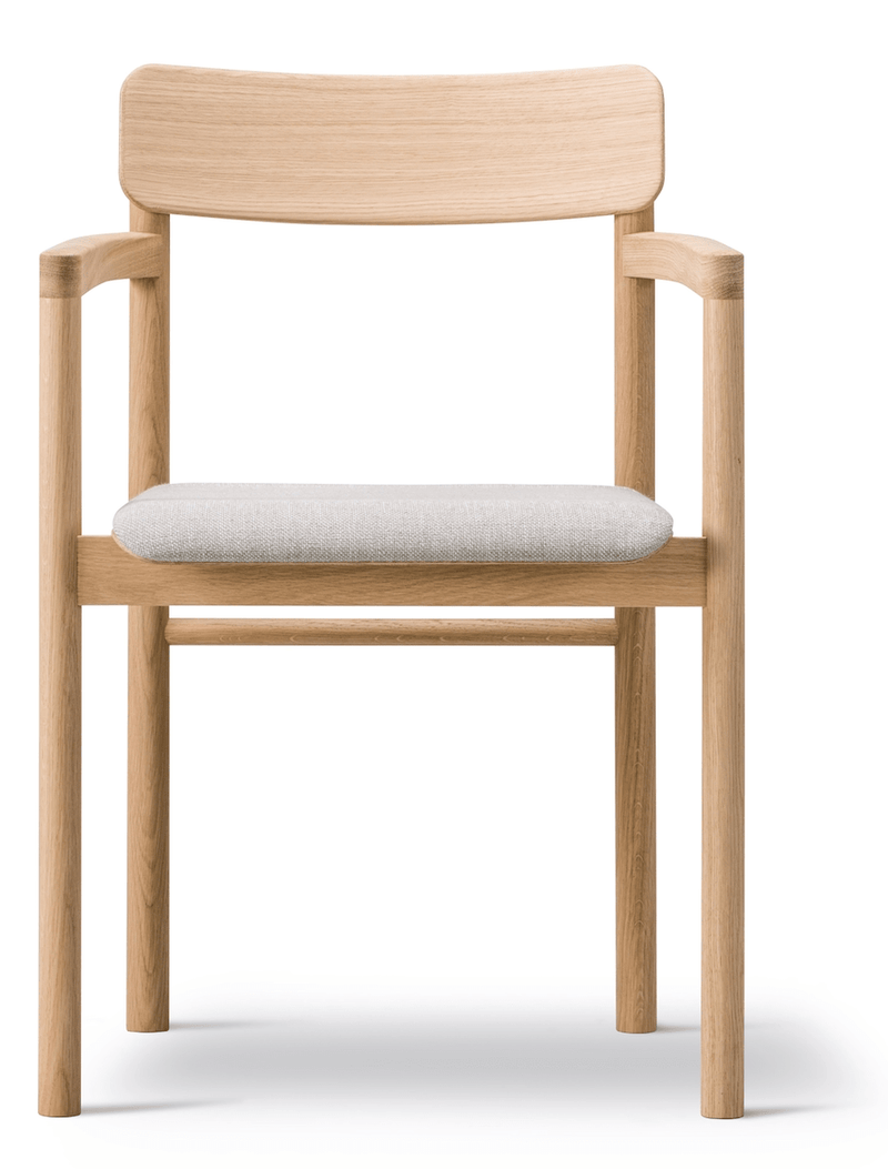Post Chair - Upholstered Lacquered Oak - Fredericia - Chairs - HORNE