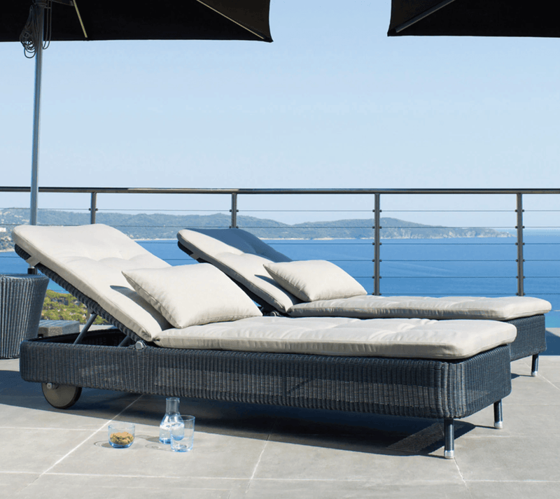 Presley Sunbed - Cane Line - Outdoor Furniture - Taupe - Grey Natté w/QuickDry & Airflow system - HORNE