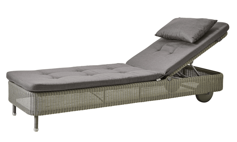 Presley Sunbed - Cane Line - Outdoor Furniture - Taupe - Grey Natté w/QuickDry & Airflow system - HORNE