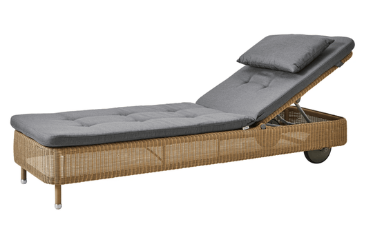 Presley Sunbed - Cane Line - Outdoor Furniture - Natural - Grey Natté - HORNE