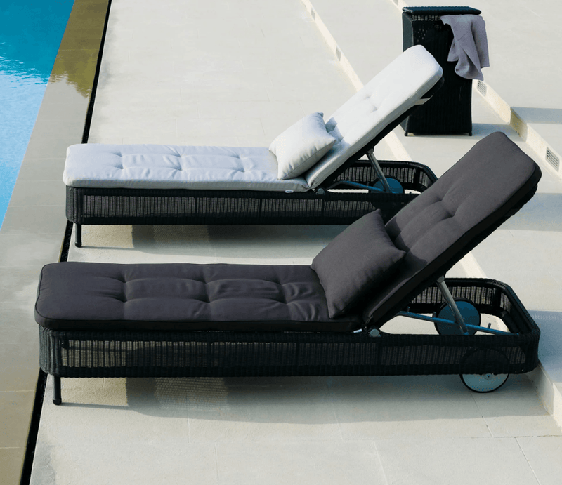 Presley Sunbed - Cane Line - Outdoor Furniture - Taupe - Grey Natté w/QuickDry & Airflow system - HORNE