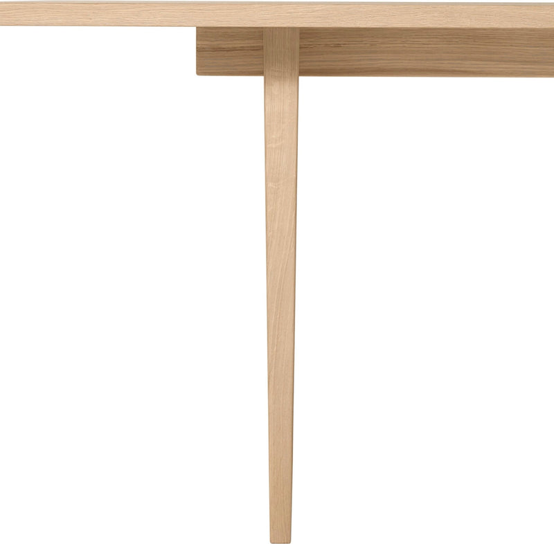 Private Dining Table - Gubi - Tables - 102