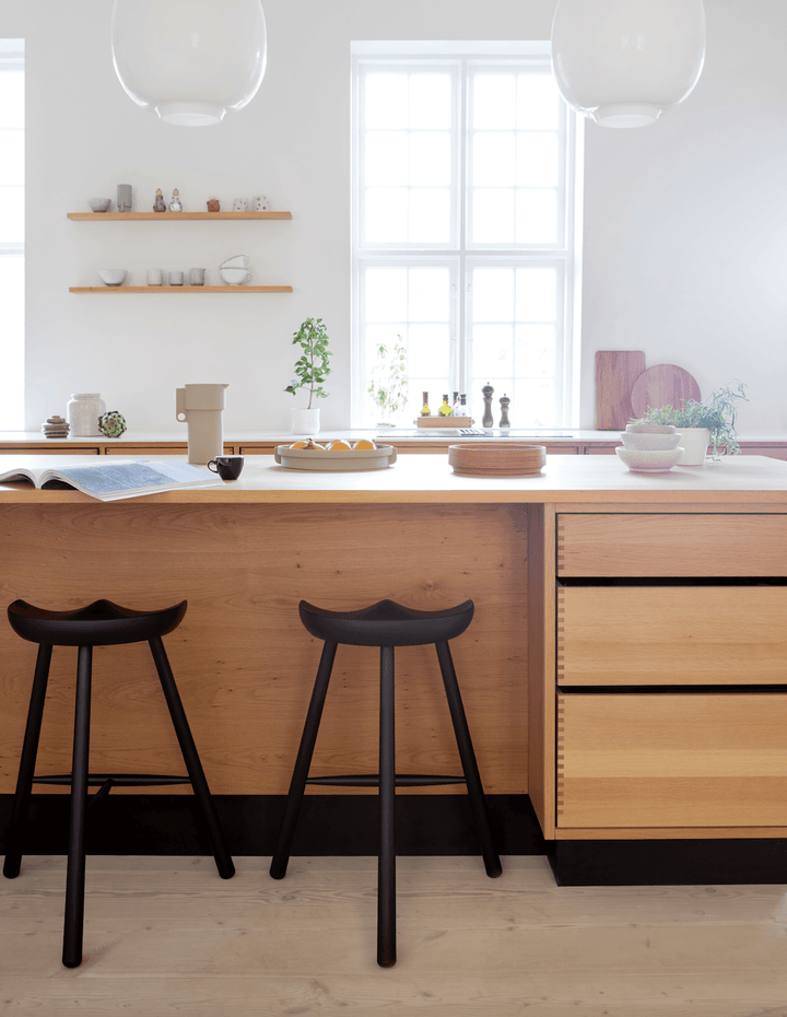Shoemaker Chair™ - Form + Refine - Chairs - Large - Black - Stained Beech - HORNE