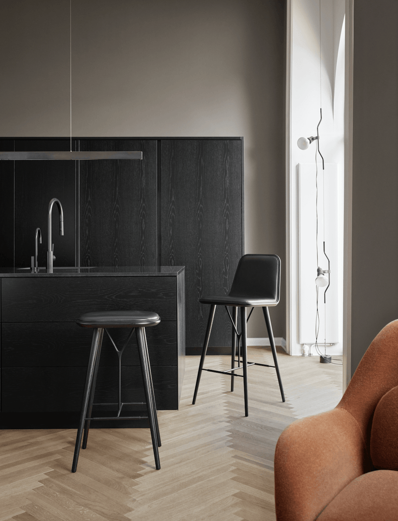 Spine Wood Base Barstool - Lacquered Oak - Fredericia - Stools + Benches + Ottomans - Counter Height - Vegetal 90 - HORNE