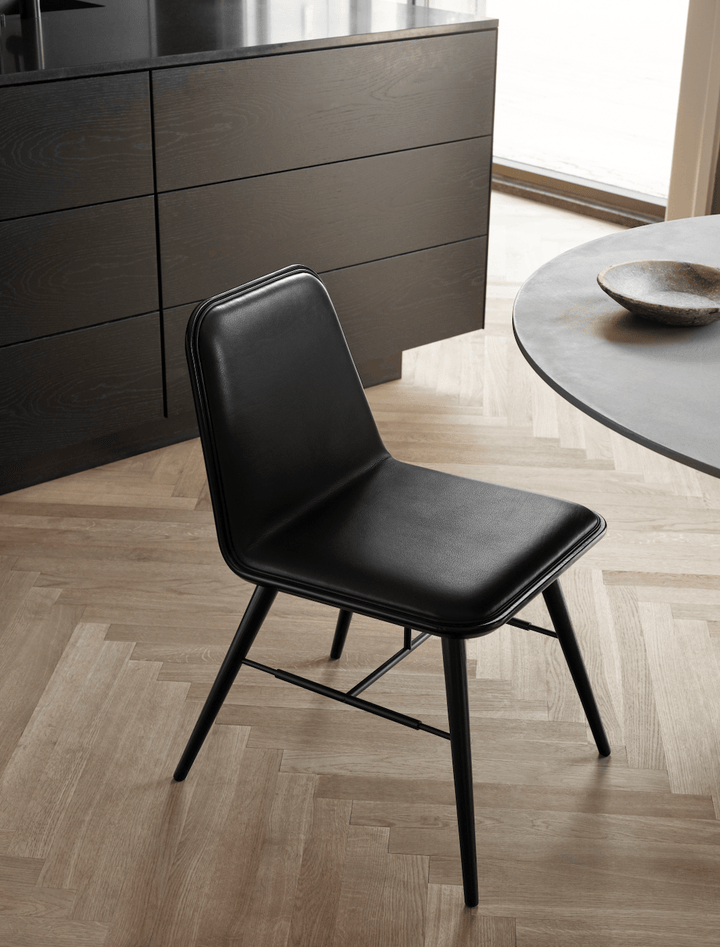 Spine Wood Base Chair - Lacquered Oak - Fredericia - Chairs - HORNE