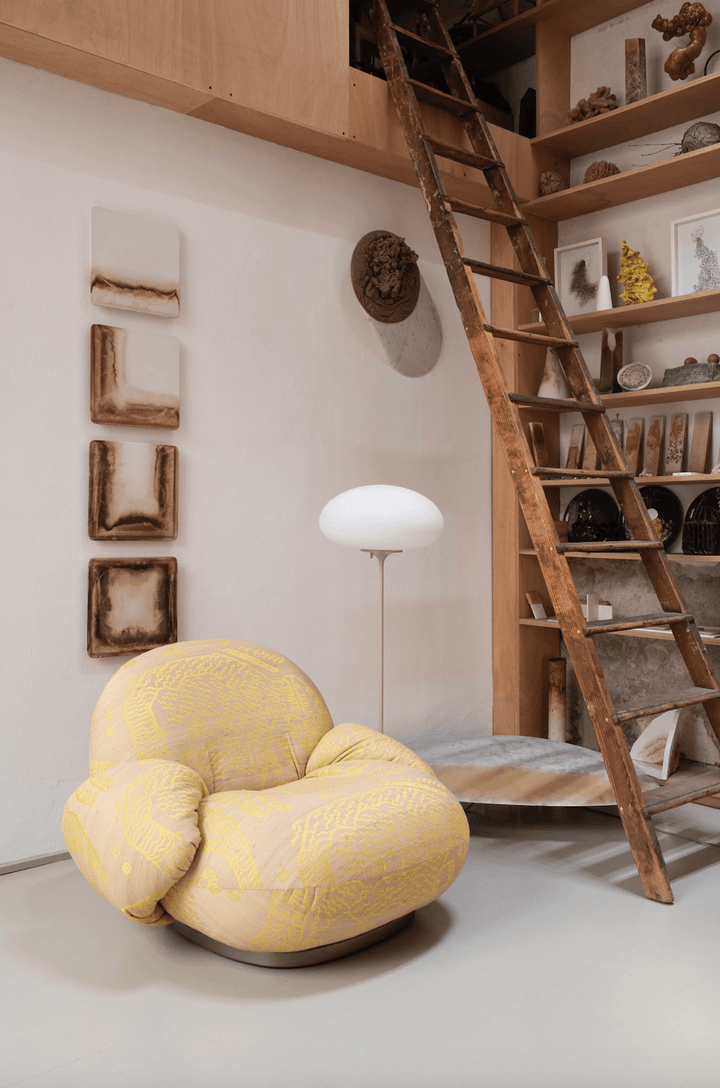Stemlite Floor Lamp - Gubi - Floor Lamps - Pebble Grey - HORNE